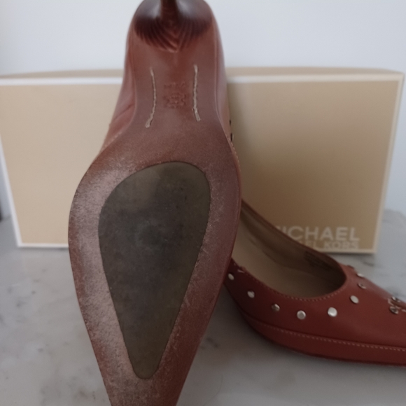 Michael Kors "Astor Pump" leather shoes - Picture 15 of 16